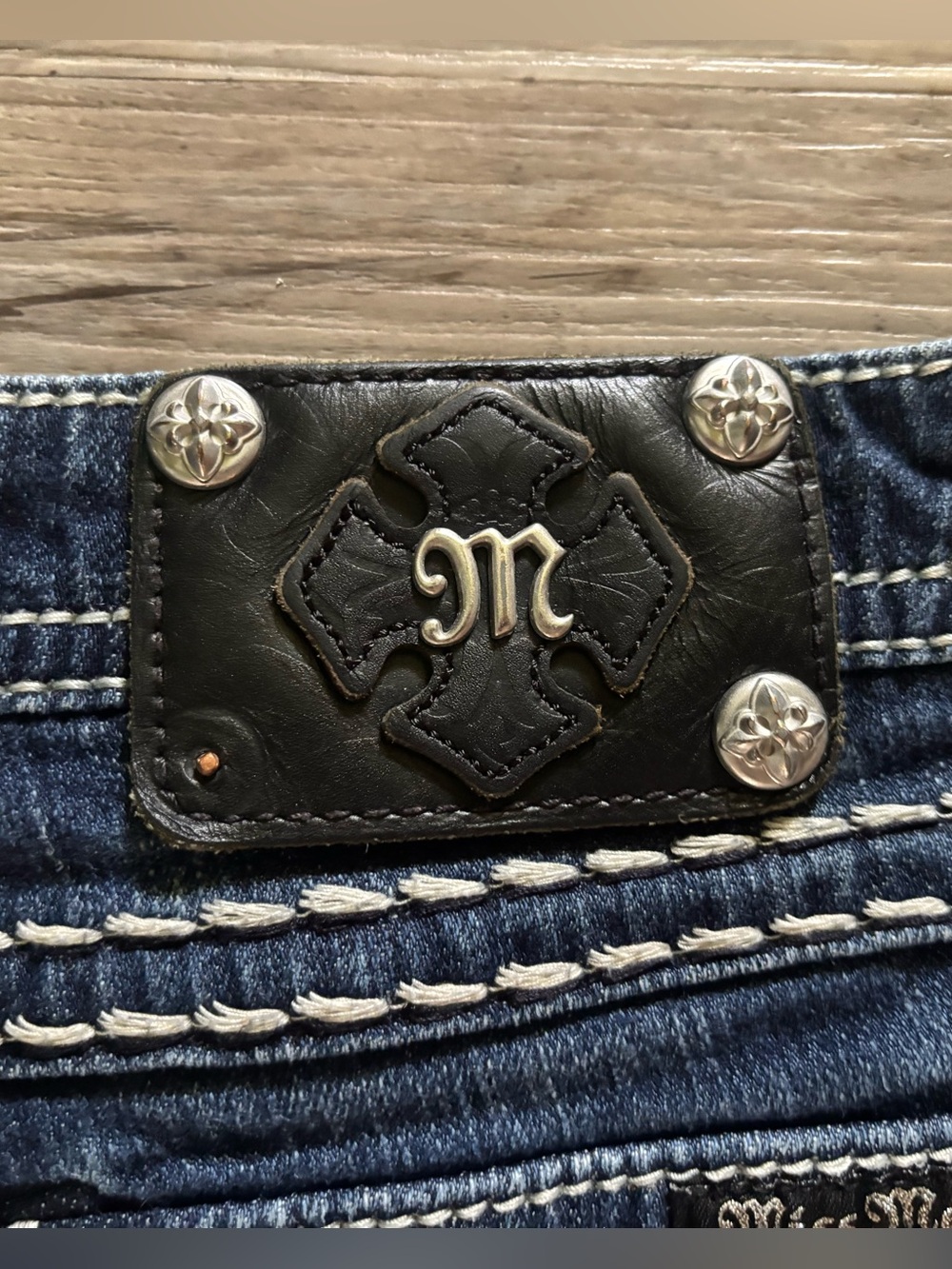Miss Me Dark Blue Cropped Jeans with Contrast Stitching - Picture 5 of 5